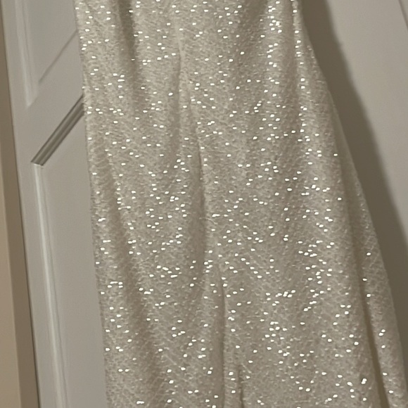 Mac Duggal
Beaded Halter Neck Sleeveless Sheath Midi Dress - Picture 11 of 12